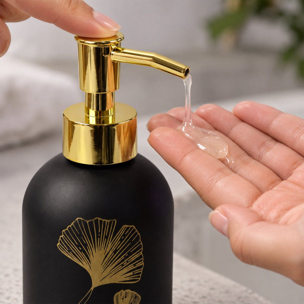 Manual Liquid Soap Dispenser With Leaf Design And Refillable Pump Bottle (1 Pc)
