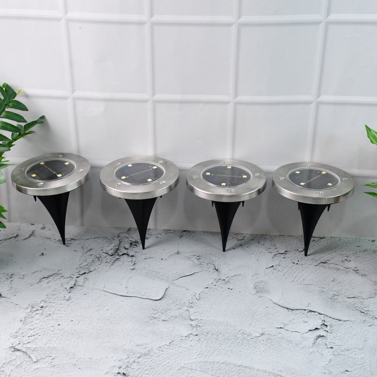 Solar Powered Led Garden Lights (4 Pc)