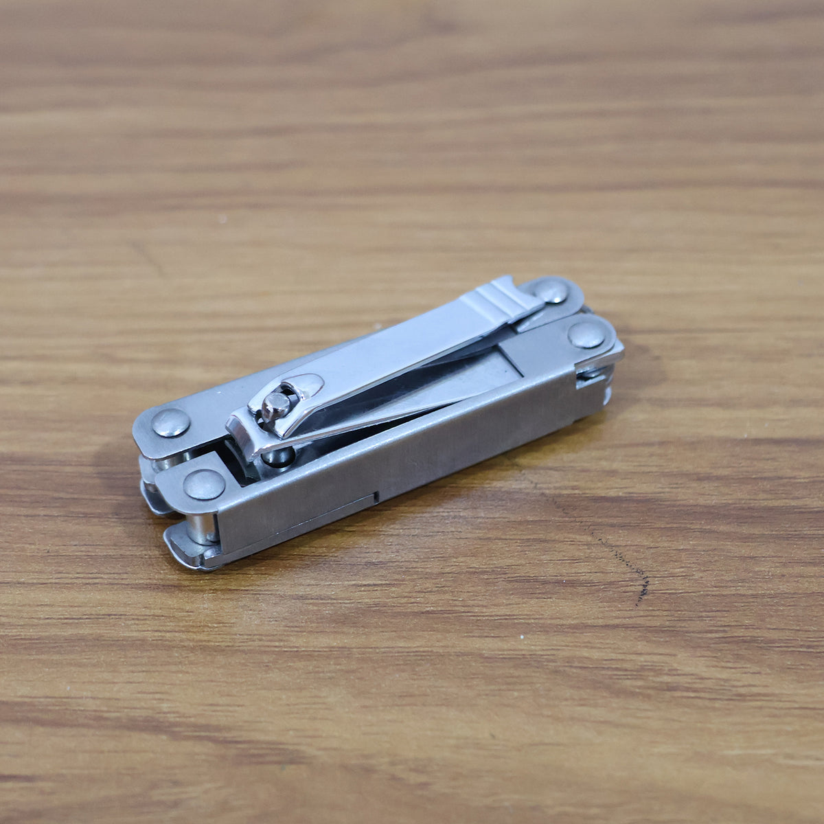 Stainless Steel 8-in-1 Multipurpose Pocket Tool Kit